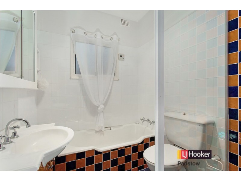 92 Thomas Street, Picnic Point NSW 2213