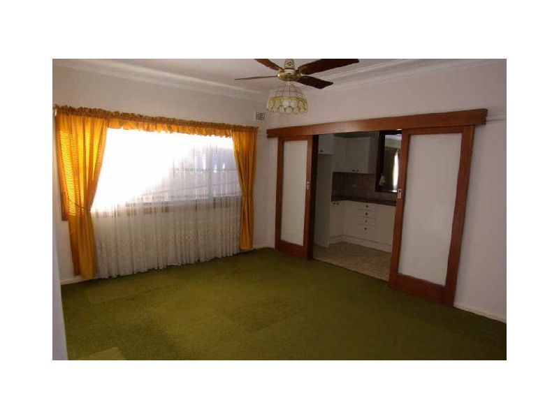 19 Drysdale Avenue, Picnic Point NSW 2213