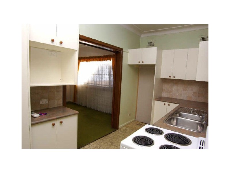 19 Drysdale Avenue, Picnic Point NSW 2213