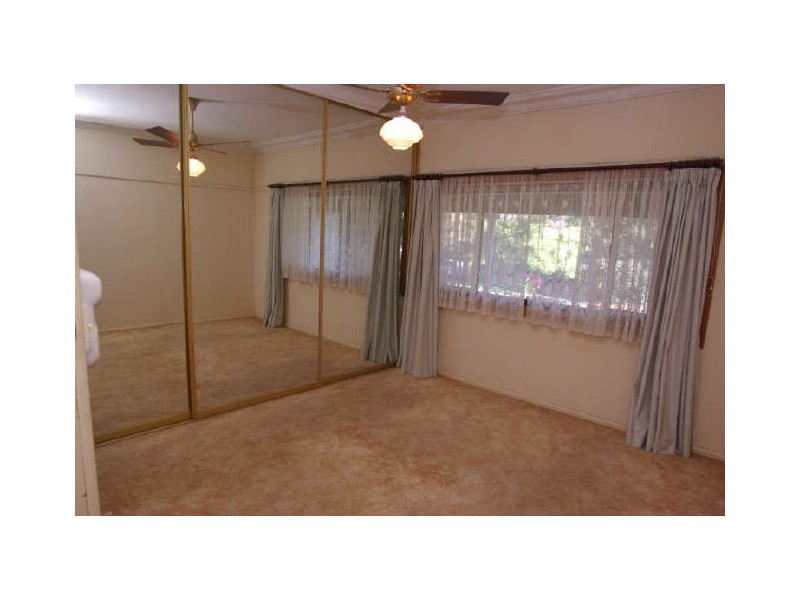 19 Drysdale Avenue, Picnic Point NSW 2213