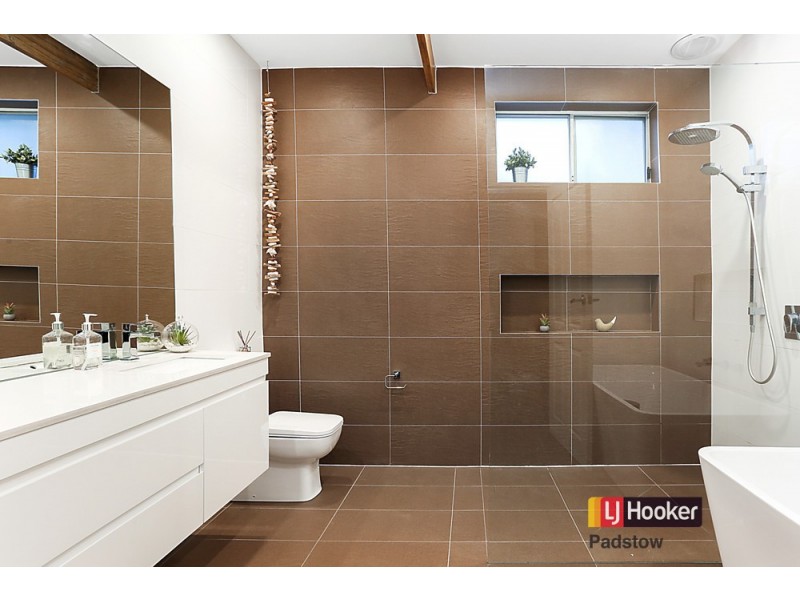 41 Burns Road, Picnic Point NSW 2213