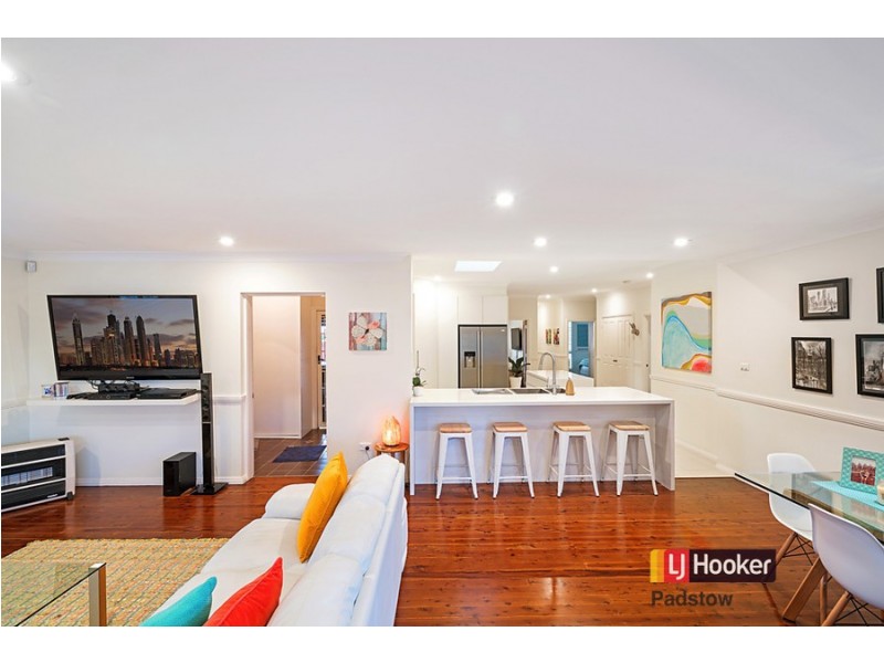 5 Seidel Avenue, Picnic Point NSW 2213