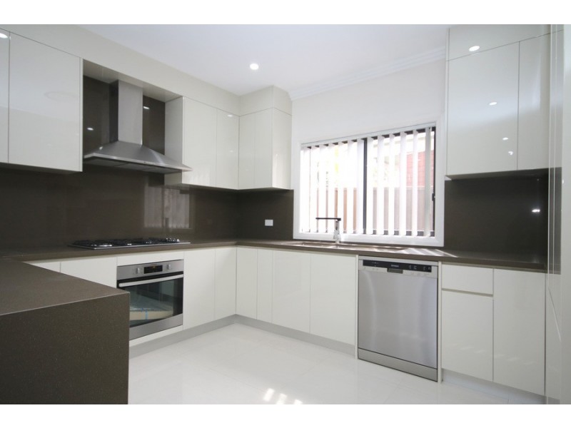 8 Nichols Avenue, Revesby NSW 2212