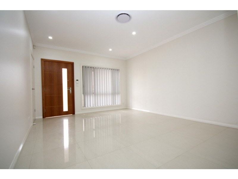 8 Nichols Avenue, Revesby NSW 2212