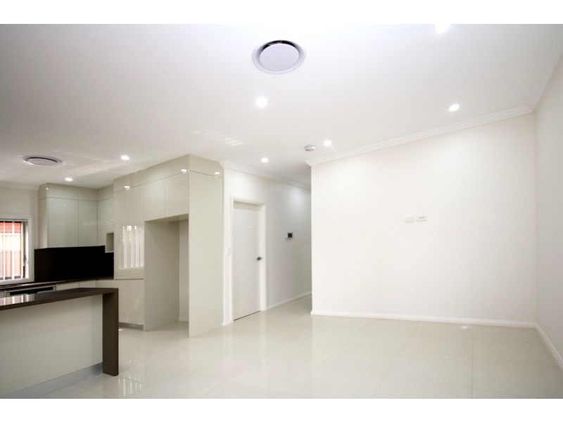 8 Nichols Avenue, Revesby NSW 2212