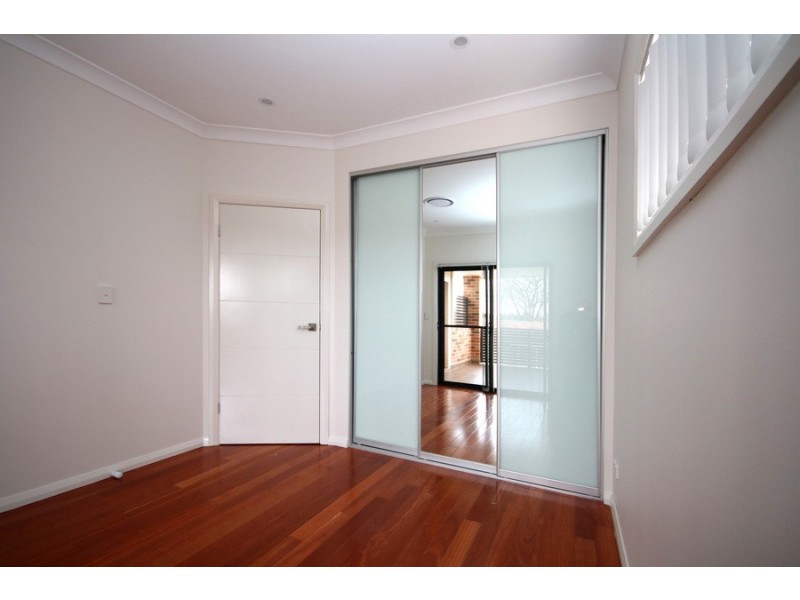 8 Nichols Avenue, Revesby NSW 2212