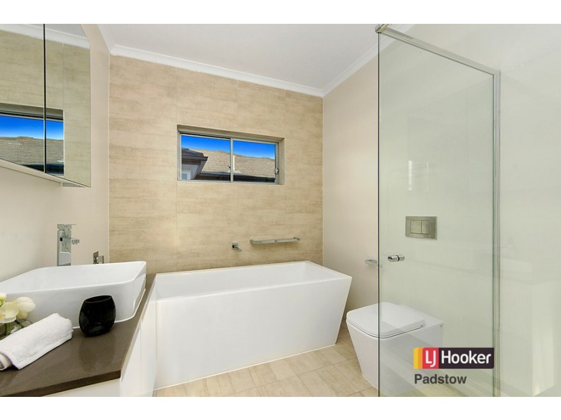 122 Gibson Avenue, Padstow NSW 2211