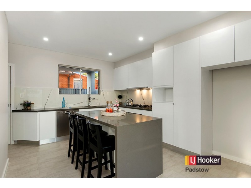 122 Gibson Avenue, Padstow NSW 2211