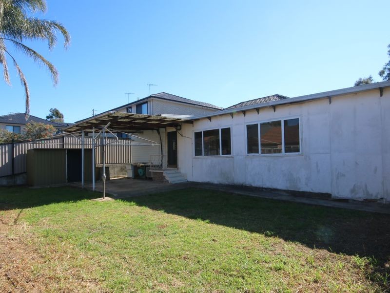 4 Carrington Street, Revesby NSW 2212