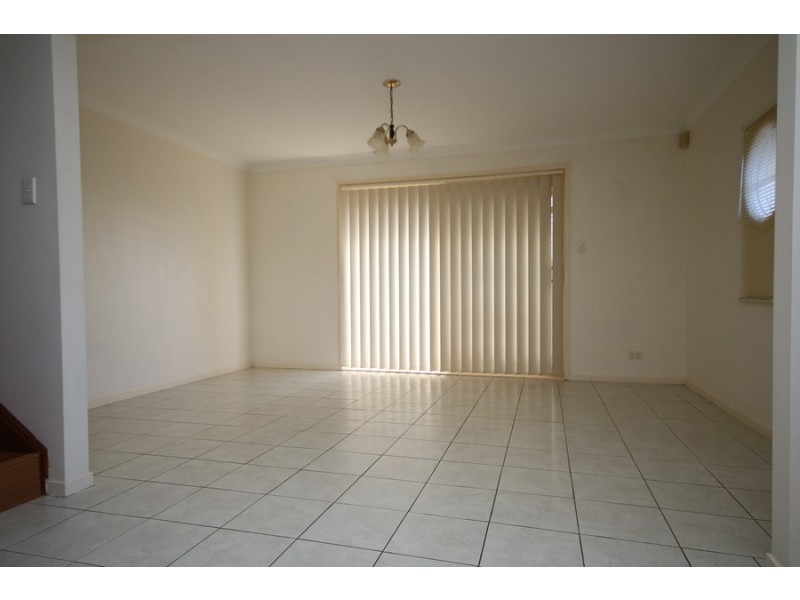 1/827 Henry Lawson Drive, Picnic Point NSW 2213