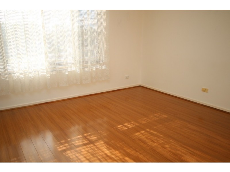 1/827 Henry Lawson Drive, Picnic Point NSW 2213