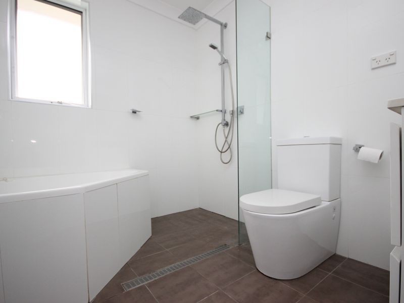 6 Ayres Crescent, Georges Hall NSW 2198