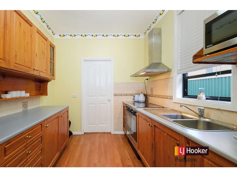 3 Hodgkinson Crescent, Panania NSW 2213