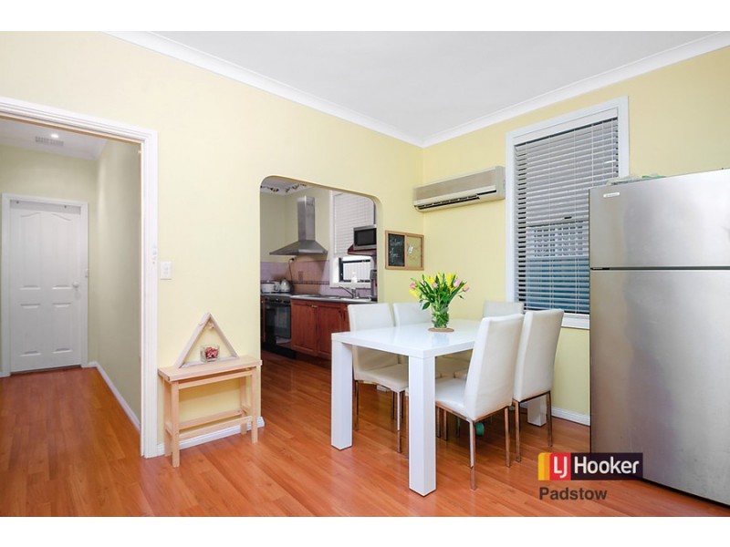 3 Hodgkinson Crescent, Panania NSW 2213