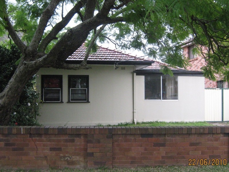 9 Maclaurin Avenue, East Hills NSW 2213