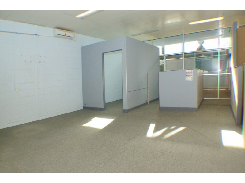 2/31 Maclaurin Avenue, East Hills NSW 2213