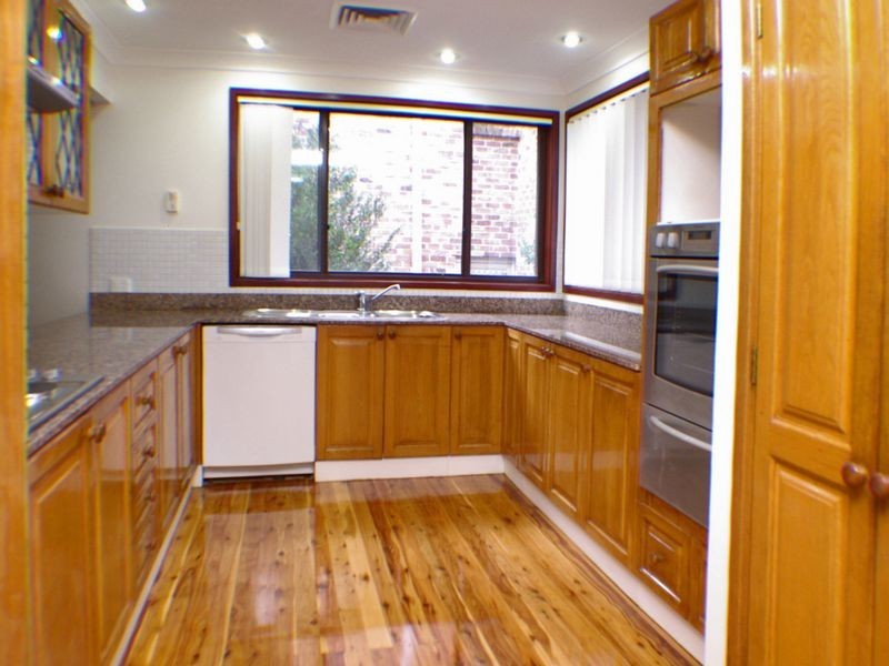 73 Sylvan Ridge Street, Illawong NSW 2234