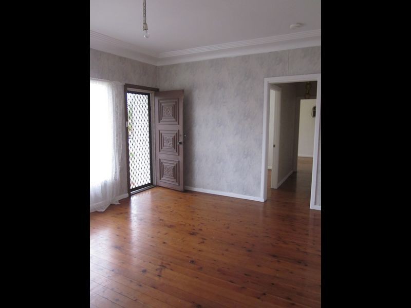 18 Taloma Street, Picnic Point NSW 2213