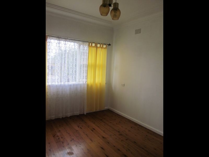 18 Taloma Street, Picnic Point NSW 2213
