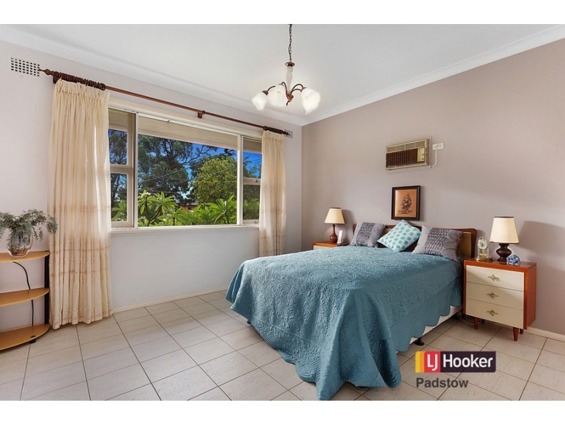 5 Fairland Avenue, Greenacre NSW 2190