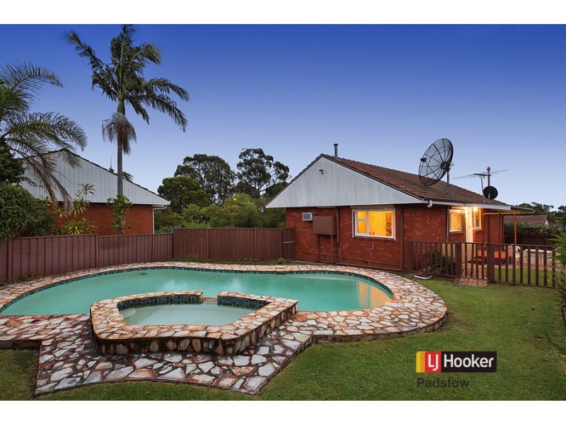 5 Fairland Avenue, Greenacre NSW 2190