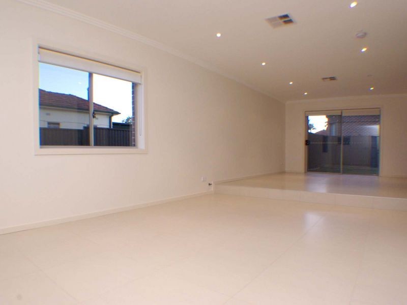 1/18 Gosling Street, Greenacre NSW 2190