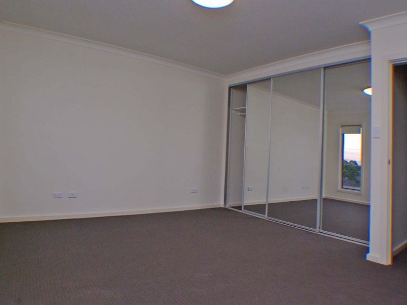 1/18 Gosling Street, Greenacre NSW 2190