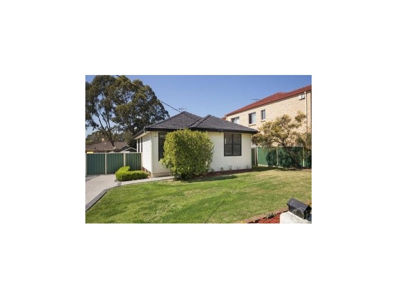 3 Hodgkinson Crescent, Panania NSW 2213