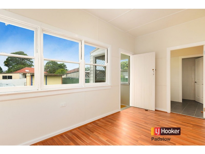 15 Chamberlain Road, Padstow NSW 2211