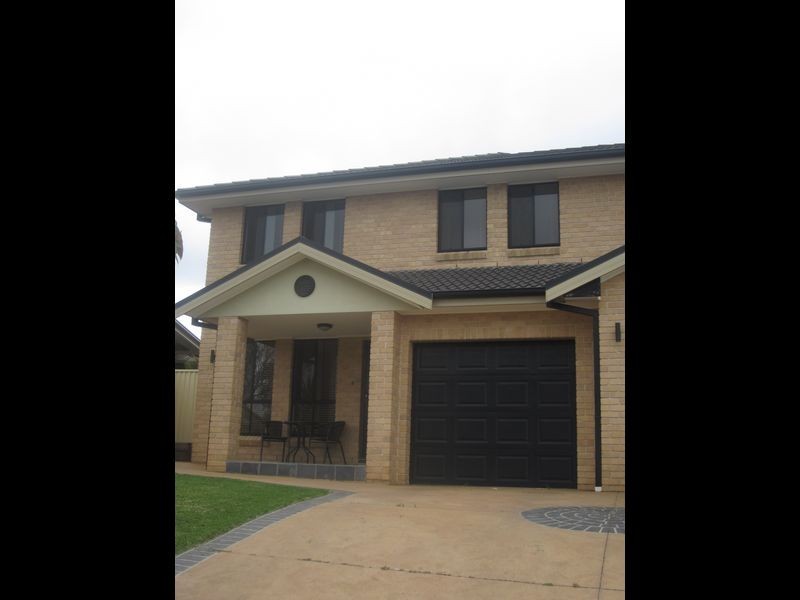 4A Leeton Crescent, Panania NSW 2213