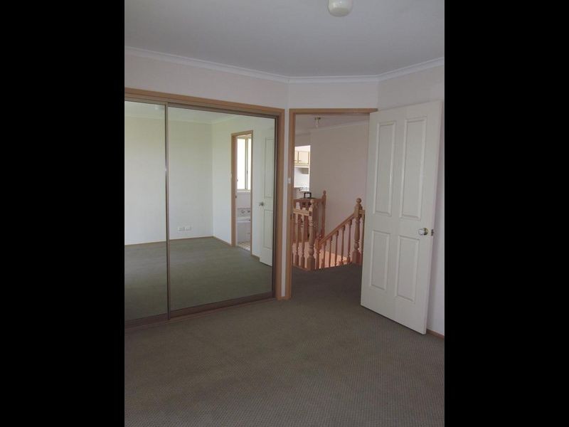 31 Sproule Rd, Illawong NSW 2234