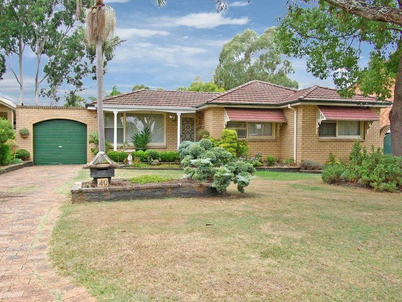 40 Mae Crescent, Panania NSW 2213