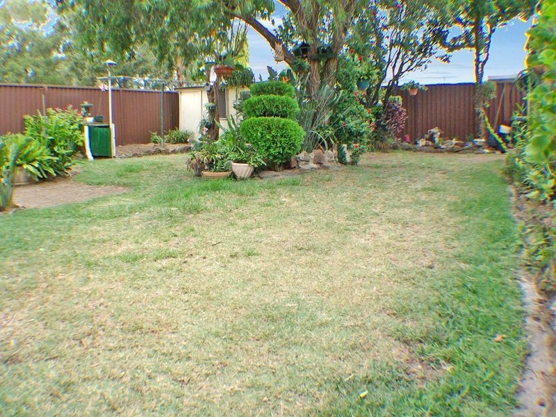 40 Mae Crescent, Panania NSW 2213
