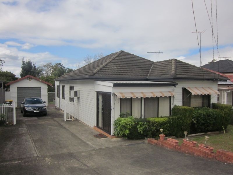 127 Davies Rd, Padstow NSW 2211