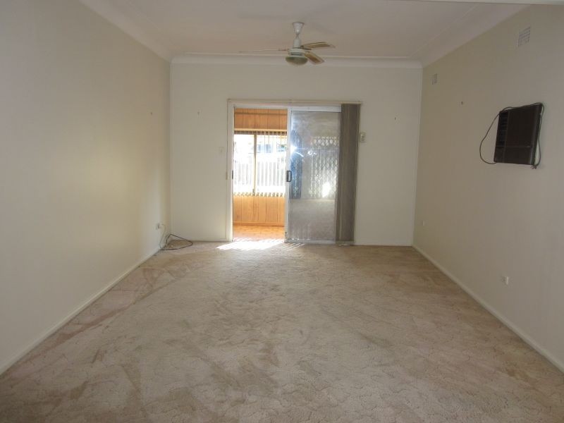 127 Davies Rd, Padstow NSW 2211