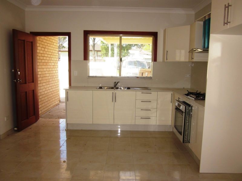 17a Uranus Rd, Padstow NSW 2211