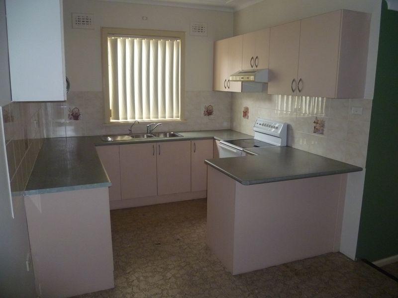 2 Tallawarra Avenue, Padstow NSW 2211