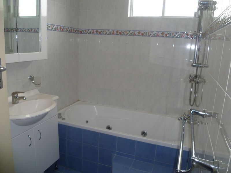 2 Tallawarra Avenue, Padstow NSW 2211