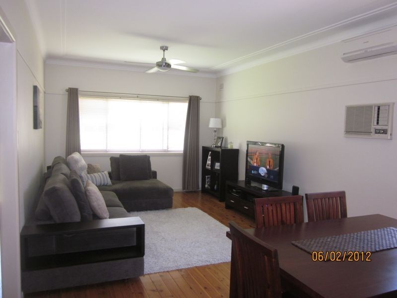 4 Hazelglen Avenue, Panania NSW 2213