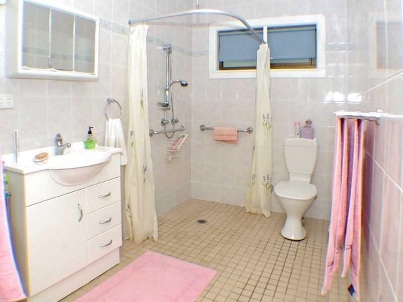 4 Ellesmere Street, Panania NSW 2213