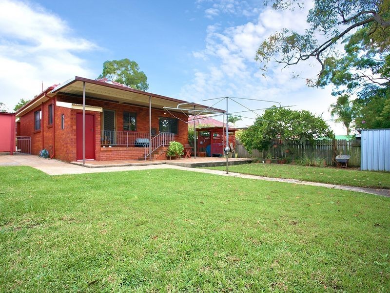 2 Lorraine Avenue, Padstow Heights NSW 2211