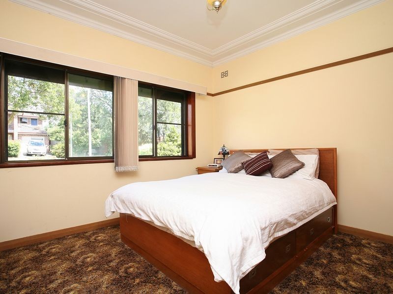 2 Lorraine Avenue, Padstow Heights NSW 2211