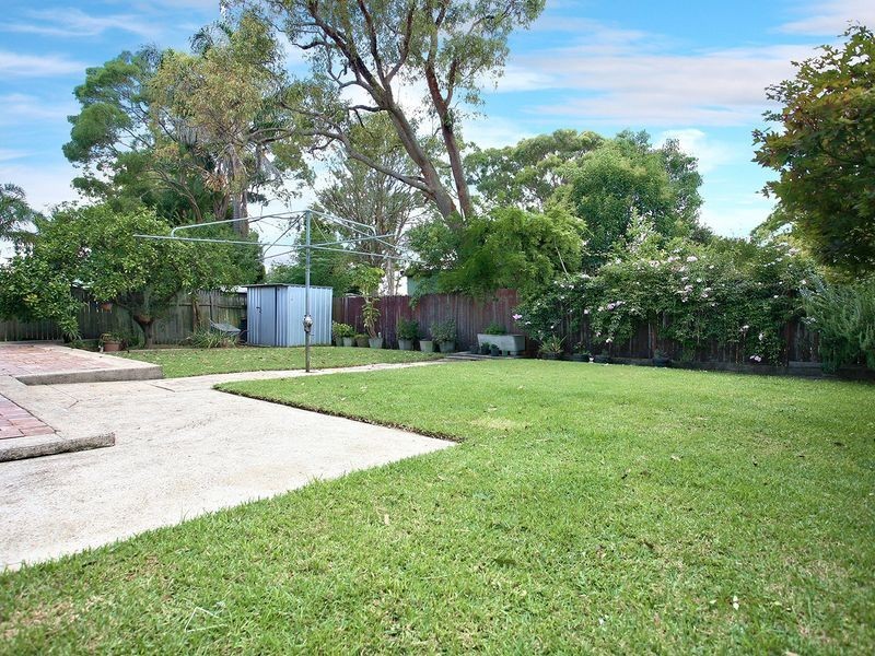 2 Lorraine Avenue, Padstow Heights NSW 2211