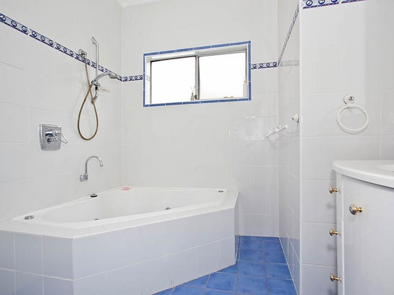 66 Baumans Road, Peakhurst NSW 2210