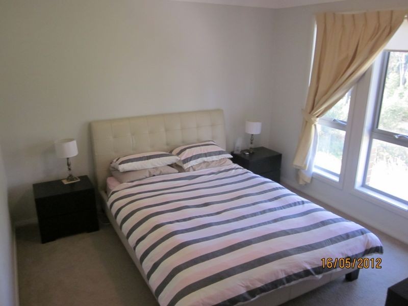 12 Bellona Walk, Glenfield NSW 2167