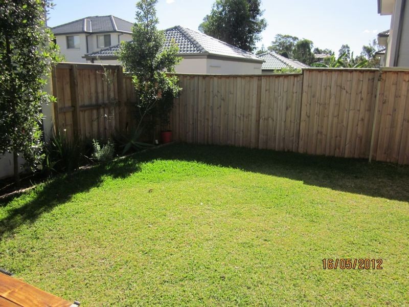 12 Bellona Walk, Glenfield NSW 2167