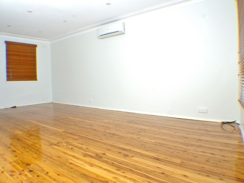 10 Sunlea Avenue, Mortdale NSW 2223