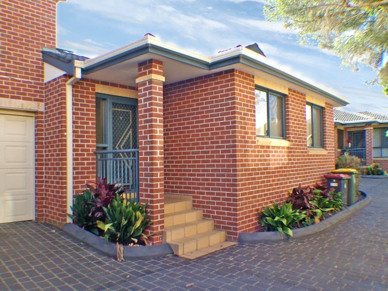 2/42 Flora Street, Roselands NSW 2196