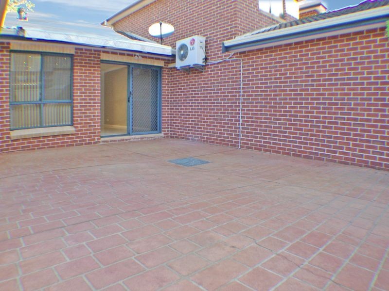 2/42 Flora Street, Roselands NSW 2196