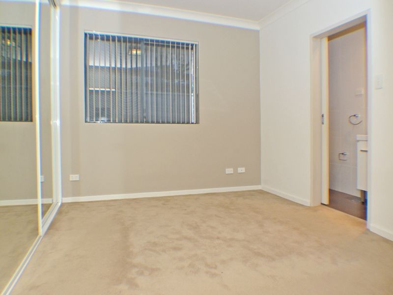 2/42 Flora Street, Roselands NSW 2196